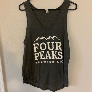 Four Peaks flowy V-Neck tank